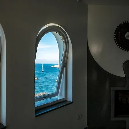 Вилла Stunning View On The Sea Of Naples With Pool Масса-Лубренсе