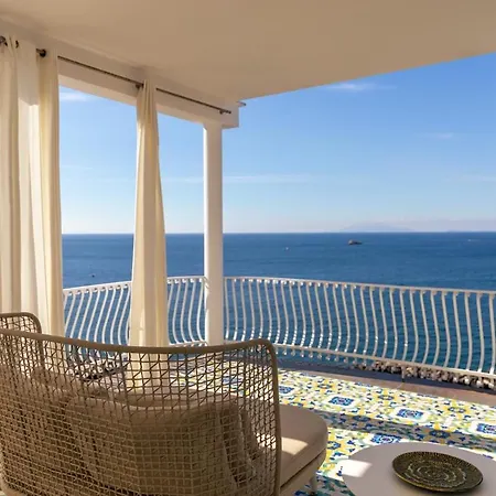 Stunning View On The Sea Of Naples With Pool Вилла