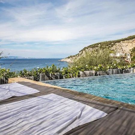 Stunning View On The Sea Of Naples With Pool Масса-Лубренсе