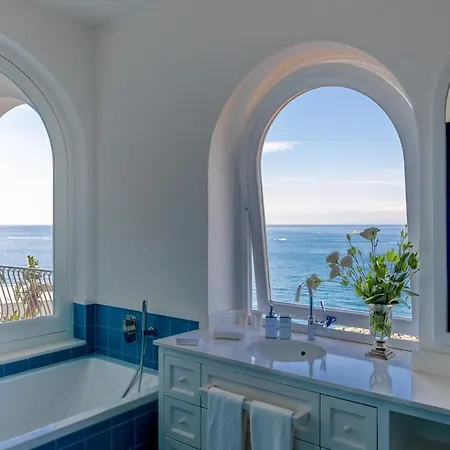 Stunning View On The Sea Of Naples With Pool Вилла