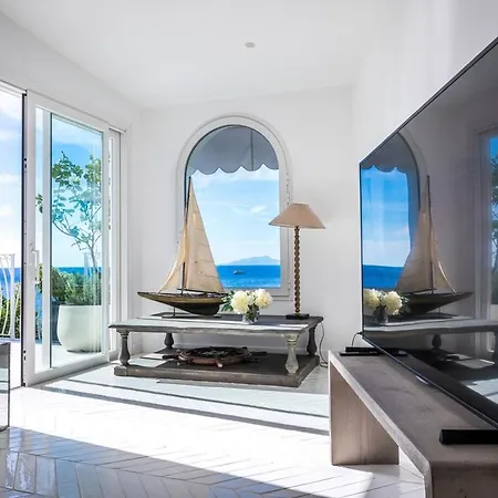 Stunning View On The Sea Of Naples With Pool Масса-Лубренсе